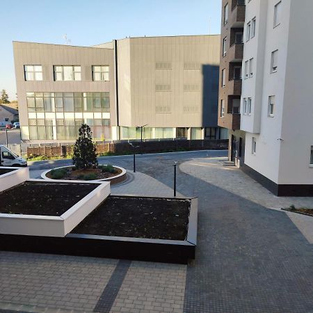 Center Firefly Gardens Apartment Novi Sad Exteriör bild