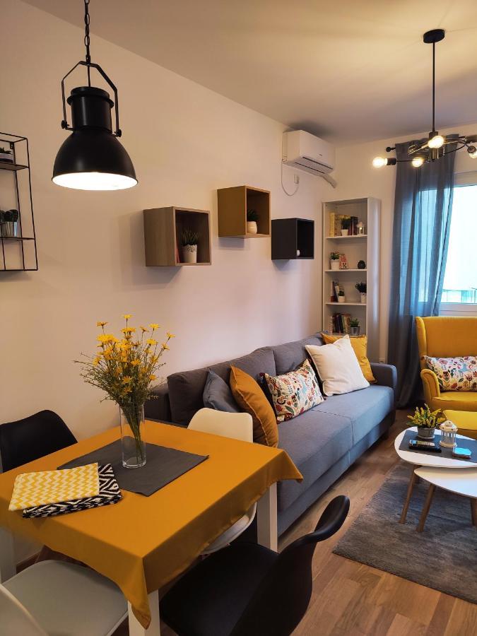 Center Firefly Gardens Apartment Novi Sad Exteriör bild