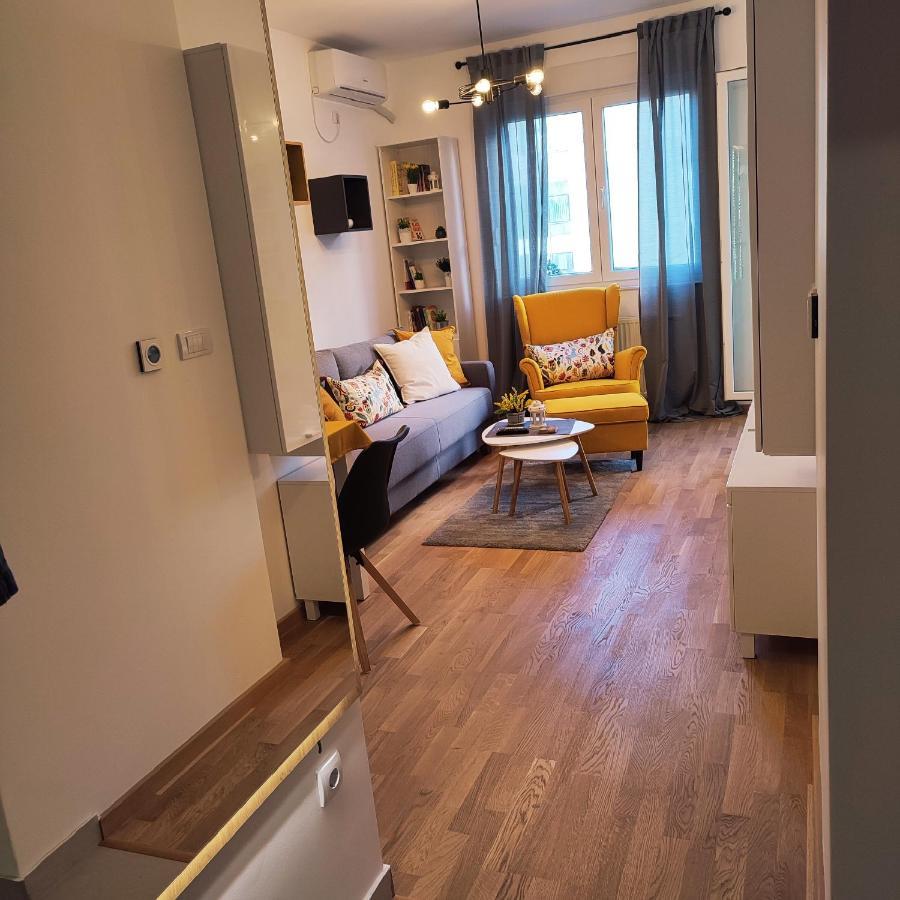 Center Firefly Gardens Apartment Novi Sad Exteriör bild