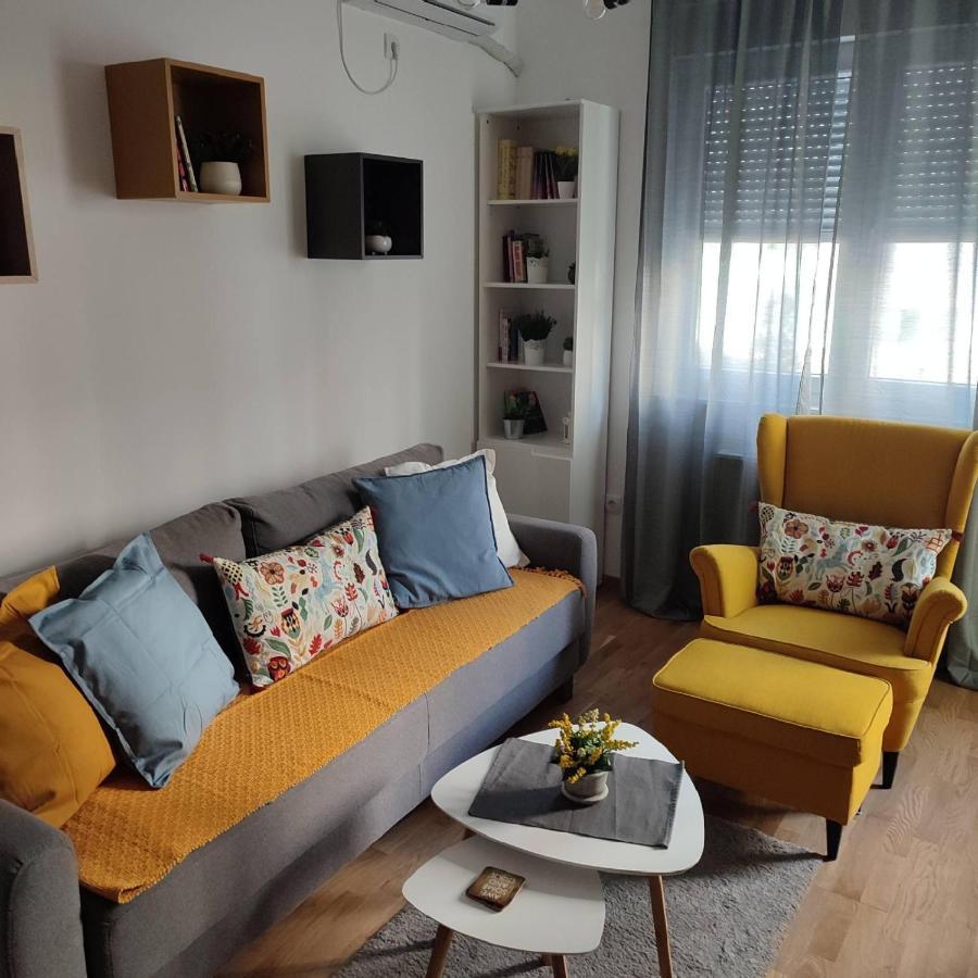 Center Firefly Gardens Apartment Novi Sad Exteriör bild