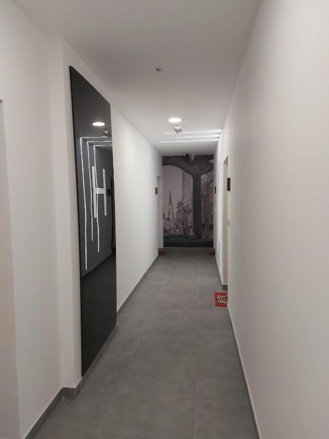 Center Firefly Gardens Apartment Novi Sad Exteriör bild