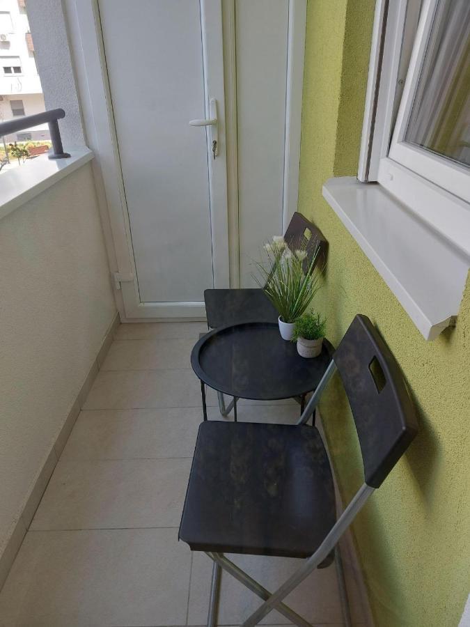 Center Firefly Gardens Apartment Novi Sad Exteriör bild